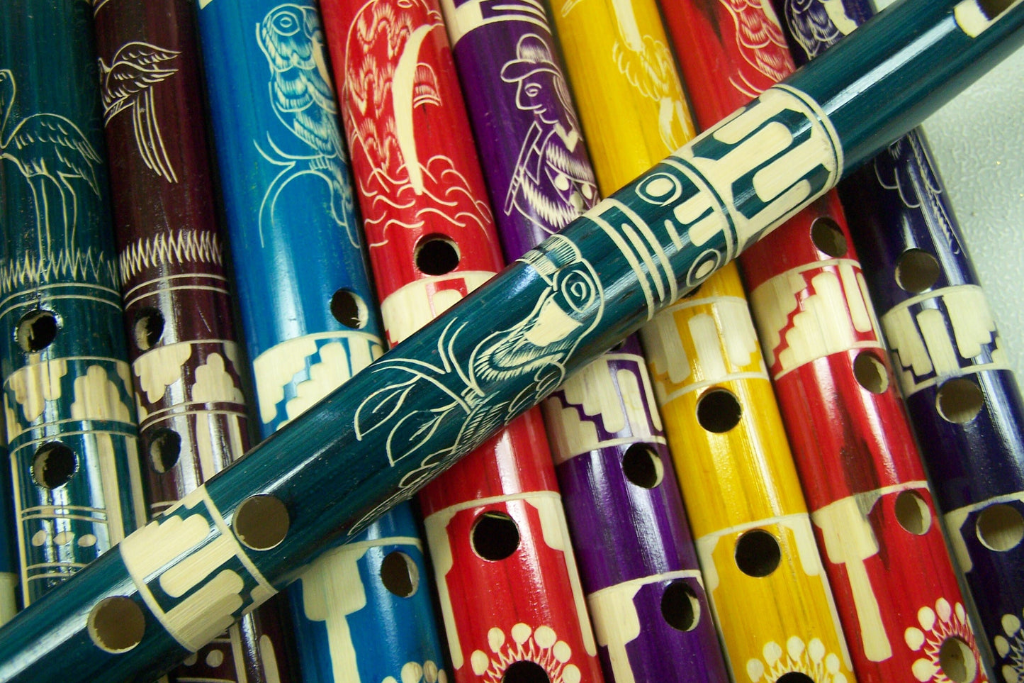 ONE Solid-Color Lightweight Wood Carved Flute - Peru