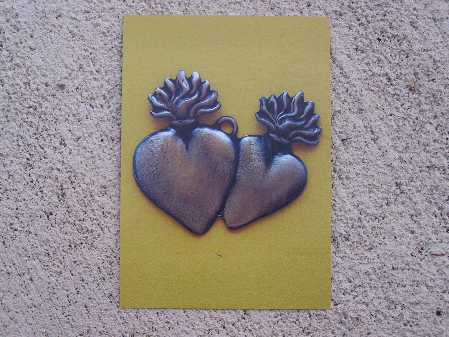 Lot of 12 Twin Sacred Hearts Milagro Picture Post Cards