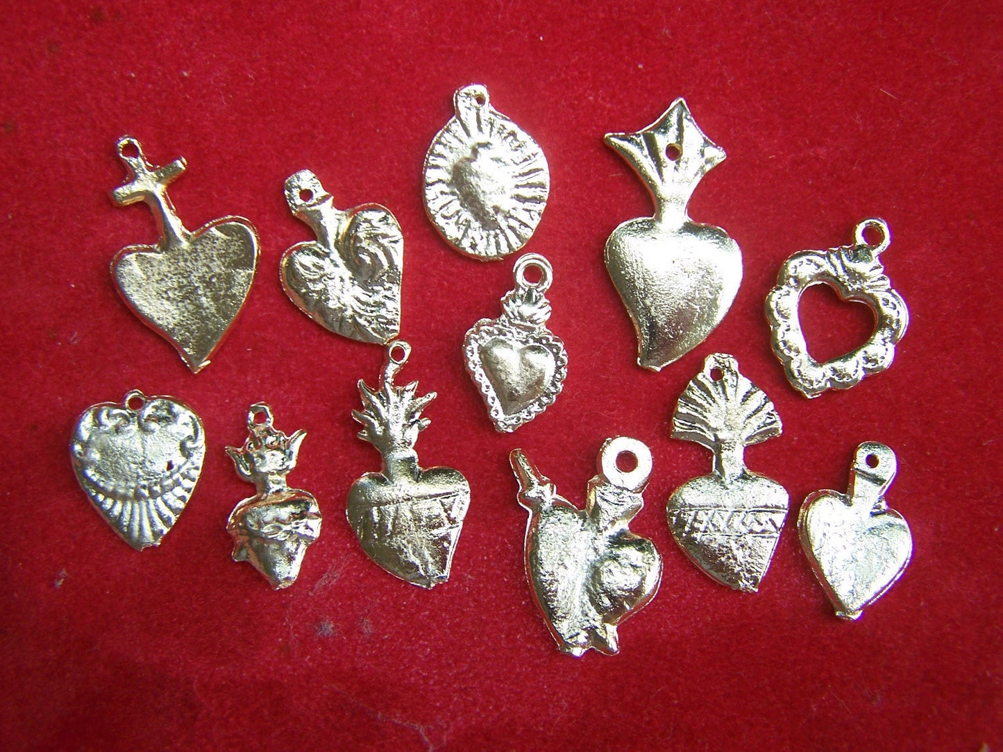 Lot of 25 ALL HEARTS GOLDEN Brass Milagros