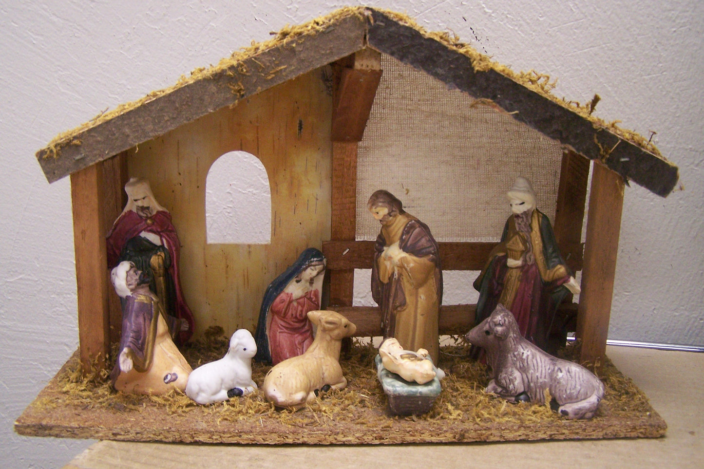 1980s Larger Tabletop Basic Wooden Nativity Set, Resin Figurines  #2 - Mexico