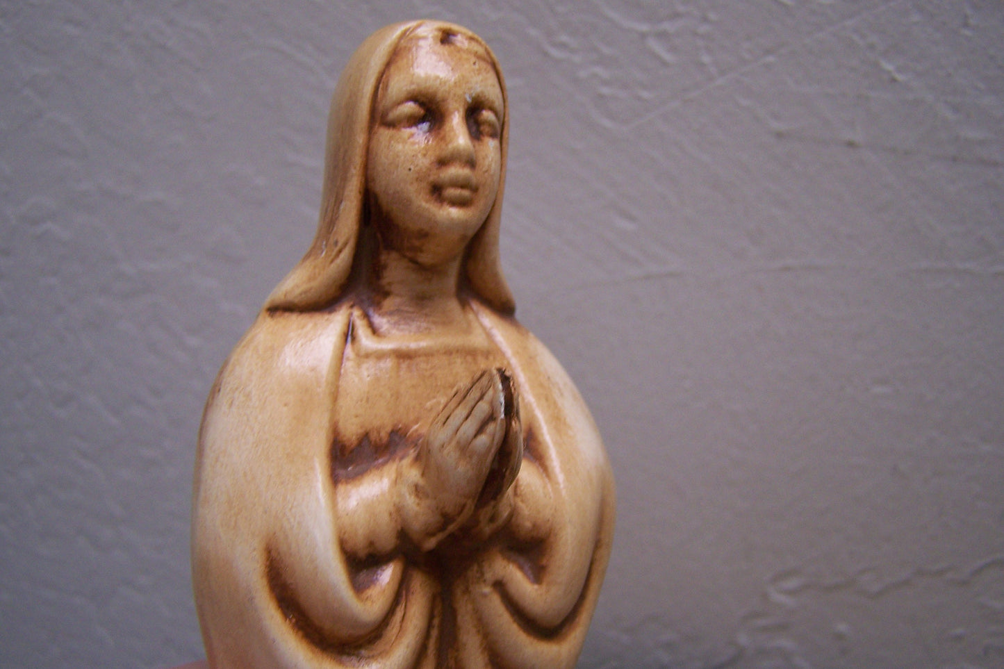 Praying Virgin Mary 6" Clay Altarpiece Statue
