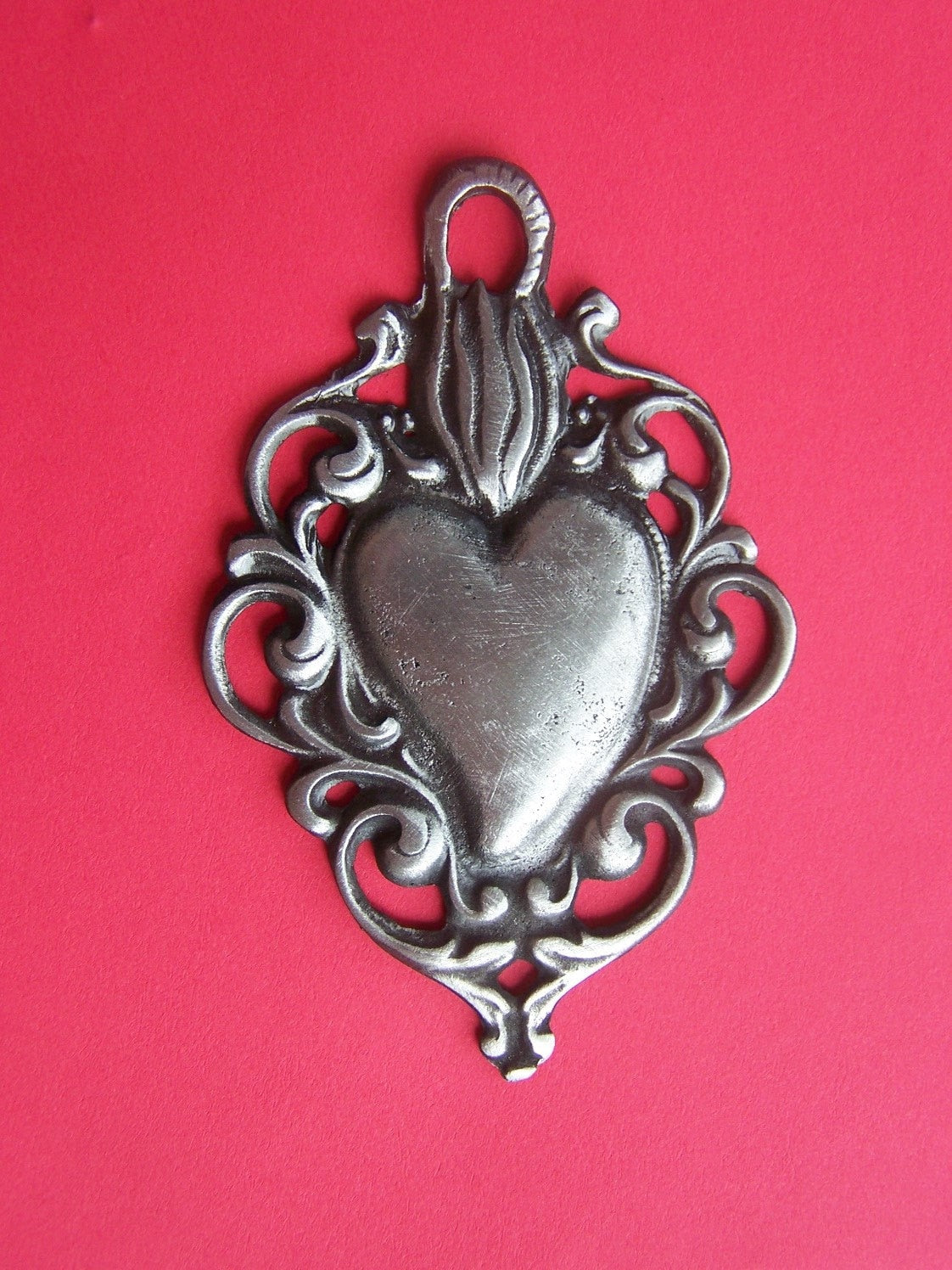 Tin/Silver Sacred Heart with Scrolls Milagro Ex Voto